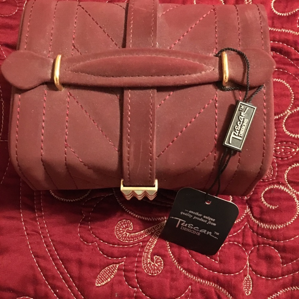 NWT Tuscan jewelry container